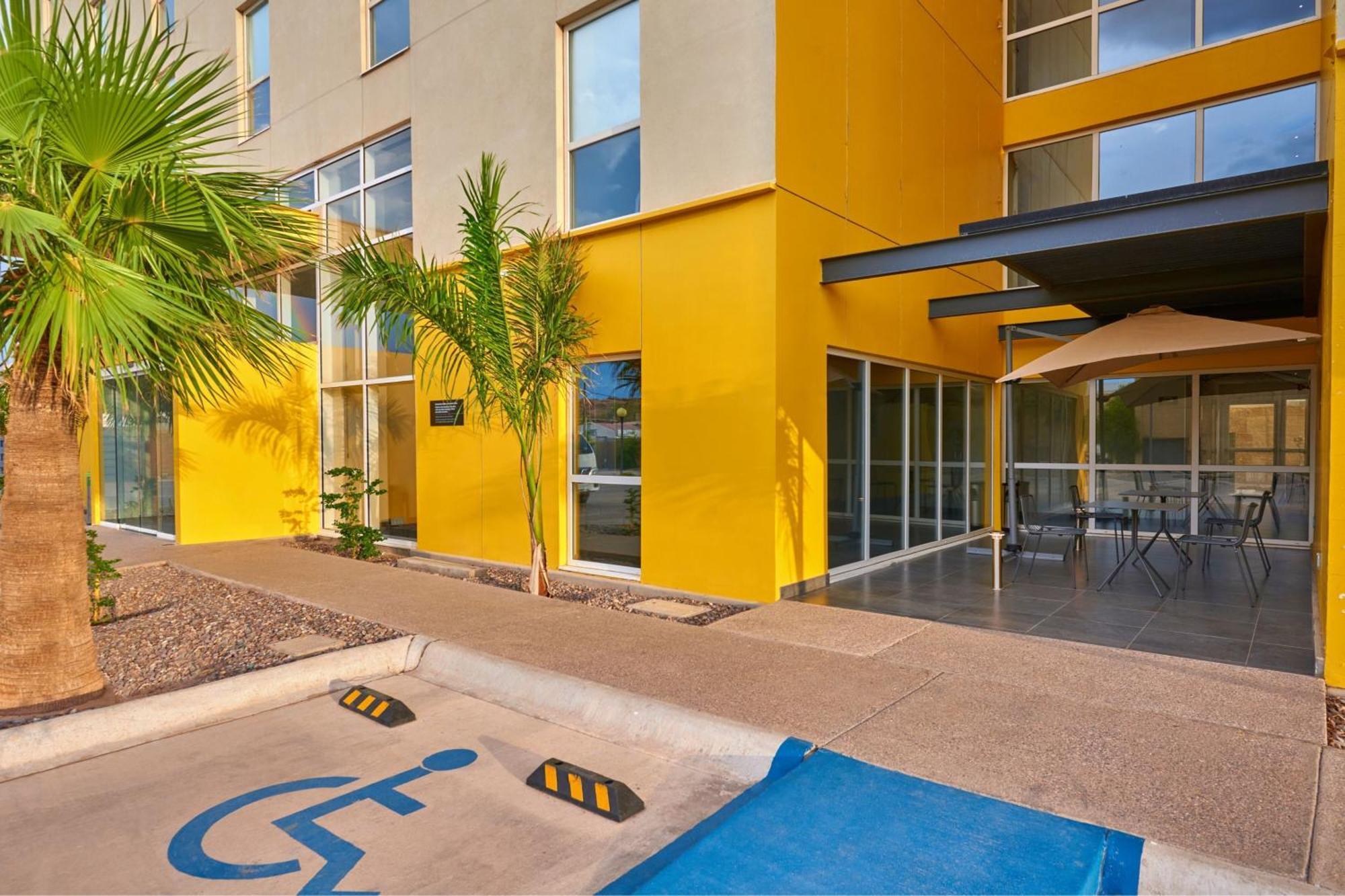 City Express By Marriott Comitan Extérieur photo